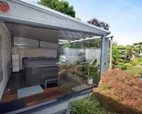 Poolhaus
