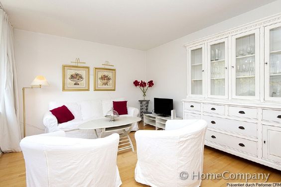 Charming apartment with two balconies and DSL, in a prime location by the Hofgarten