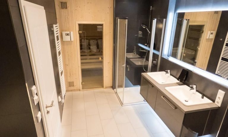 Bad optional mit Sauna