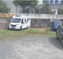 Großer Stellplatz in der Innenstadt zu vermieten – ideal für Wohnmobile oder Wohnwägen