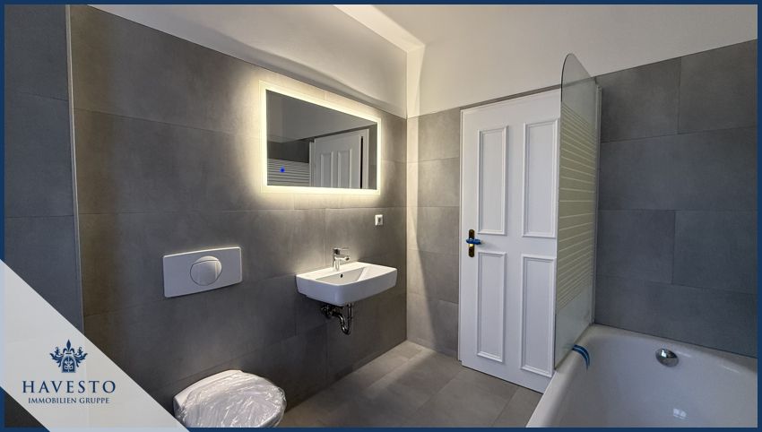 Exklusiv renovierte 2-Zimmer Wohnung mit Balkon ins Grüne, neuer EBK & hochwertiger Ausstattung! - Photo 3