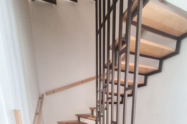 Holztreppe nach oben