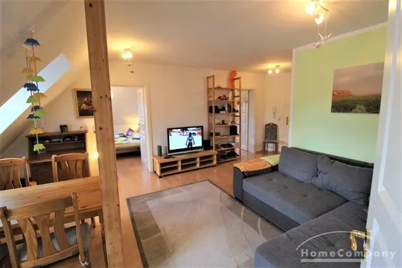 22936 HomeCompany Dresden Möbliert/Furnished 3-Zimmer Dachgeschoß Wohnung in Dresden-Kleinzschachwitz für max. 2 Personen