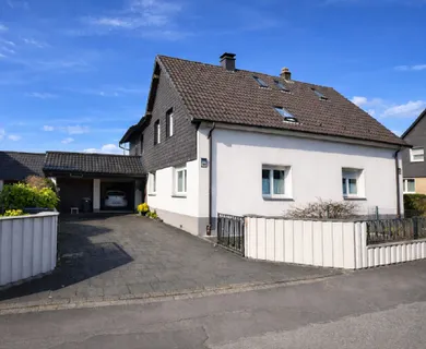 Doppelhaushälfte am Loxbaum in ruhiger Sackgassenlage mit Doppelgarage, Wintergarten  und  Dachterrasse!