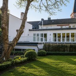 Direkt im Zentrum: 4-Zimmer-Wohnung mit großzügiger Terrasse und viel Wohnfläche