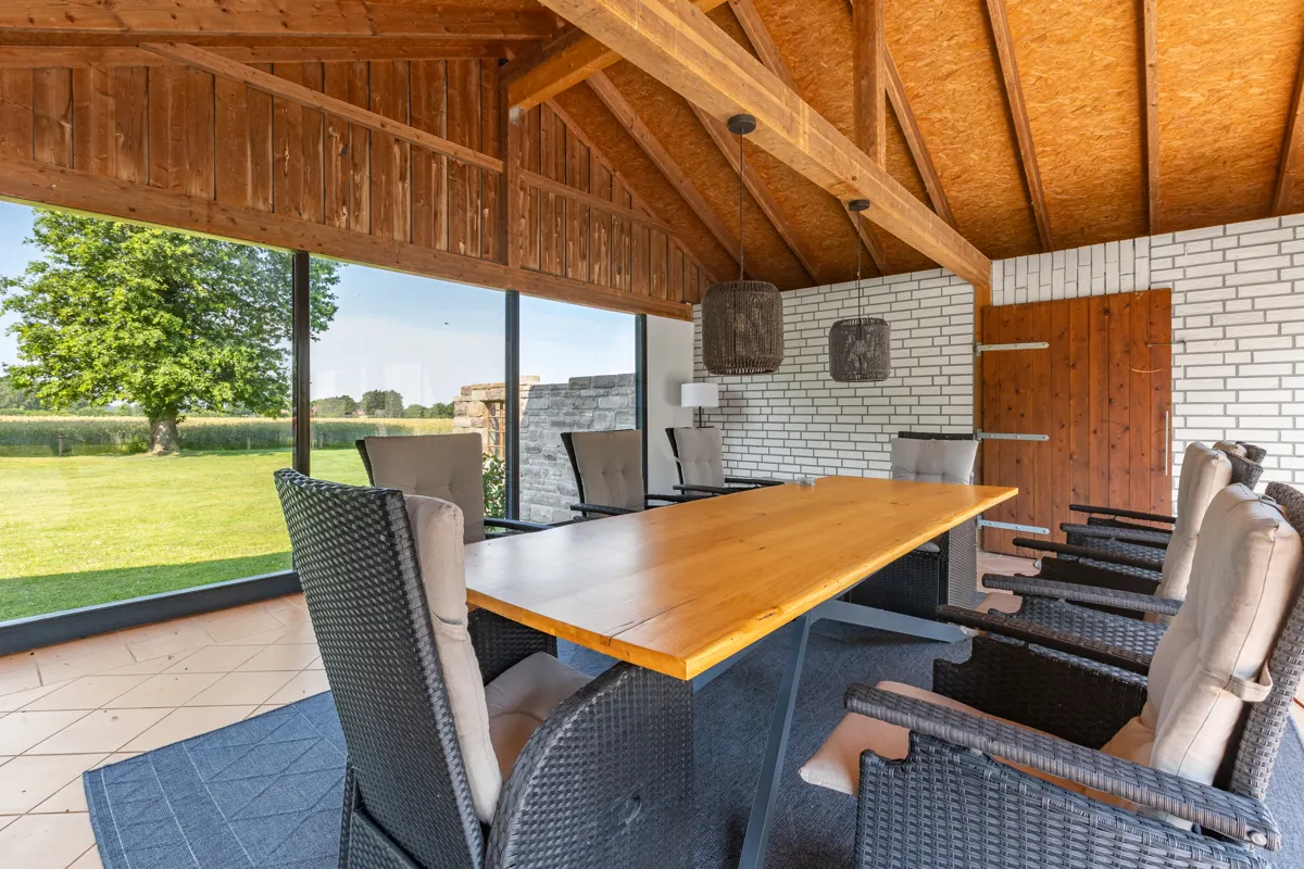 überdachte Terrasse