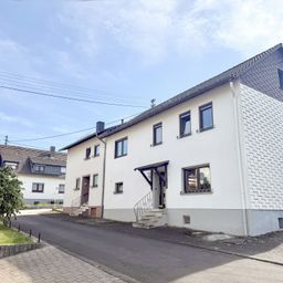 Zwei Häuser, ein Grundstück – vielseitige Möglichkeiten nahe Hachenburg!