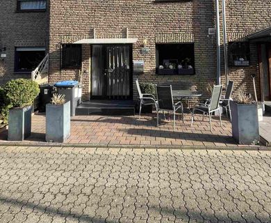 Modernes Reihenhaus mit viel Platz und Garage in Moers-Asberg!