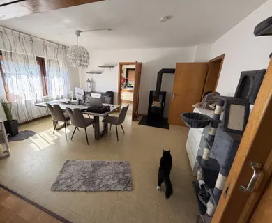 Großzügige Wohnung mit Garten, Garage und verglastem Freisitz - Foto 1