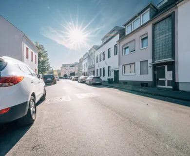 MFH mit 4 Einheiten – Südbalkone – 34.776 € Jahresmiete und 4% Rendite