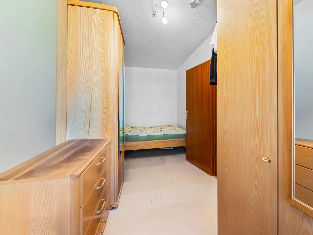 Schlafzimmer mit Fenster
