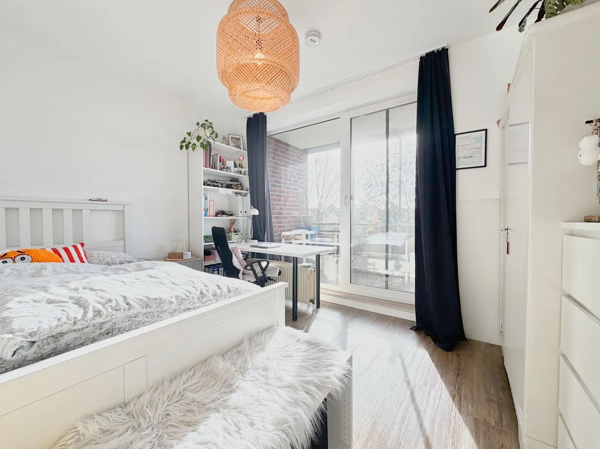 Das geräumige Schlafzimmer...