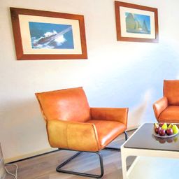 HELLES MÖBELIERTES APARTMENT MIT BALKON NÄHE GERICHT KREFELD