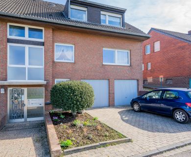 Ruhiges Wohnglück: 80m² mit Garage & doppeltem Balkonzugang in kleiner 4er-Einheit