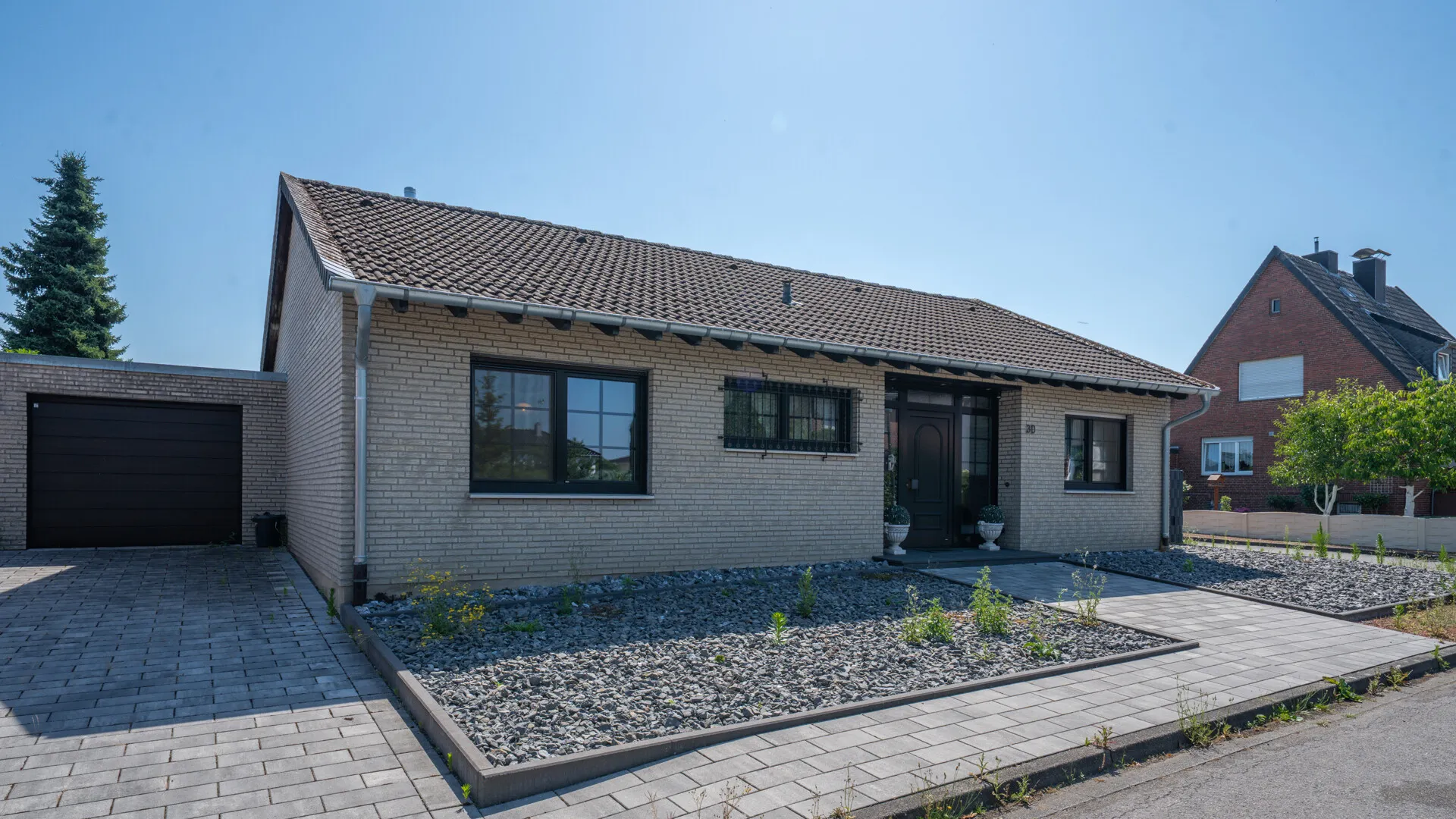 Wohnen auf einer Ebene: Gepflegter Bungalow mit sonnigem Garten & viel Privatsphäre