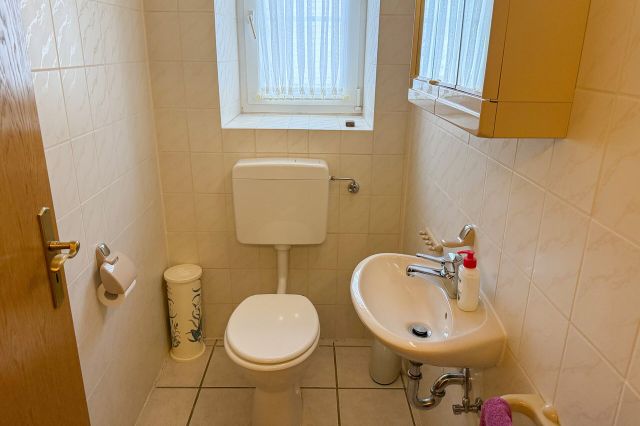 Haus 2 OG Gäste-WC