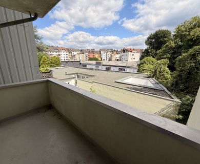 Düsseldorf-Düsseltal! Renovierte 1,5 -Zimmer-Balkonwohnung mit Wohnküche! - Foto 3