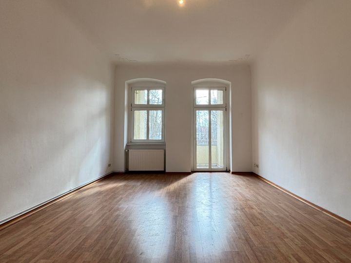 Familienfreundlicher und Provisiosnfreier Altbau mit Südbalkon !