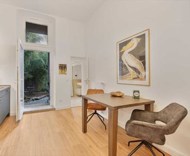 Kernsanierte Gartenwohnung im historischen Altbau mit moderner Möblierung in D-Flingern-Nord! - Photo 1