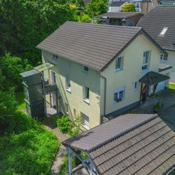 Direkt am Naturschutzgebiet! Modernes Haus mit Einliegerwohnung, Aufzug und vielen Extras!