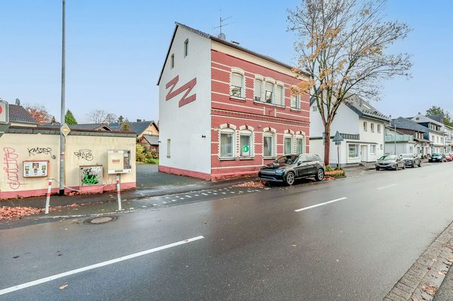 Straßenansicht