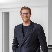 Dr. Leonard Sträter