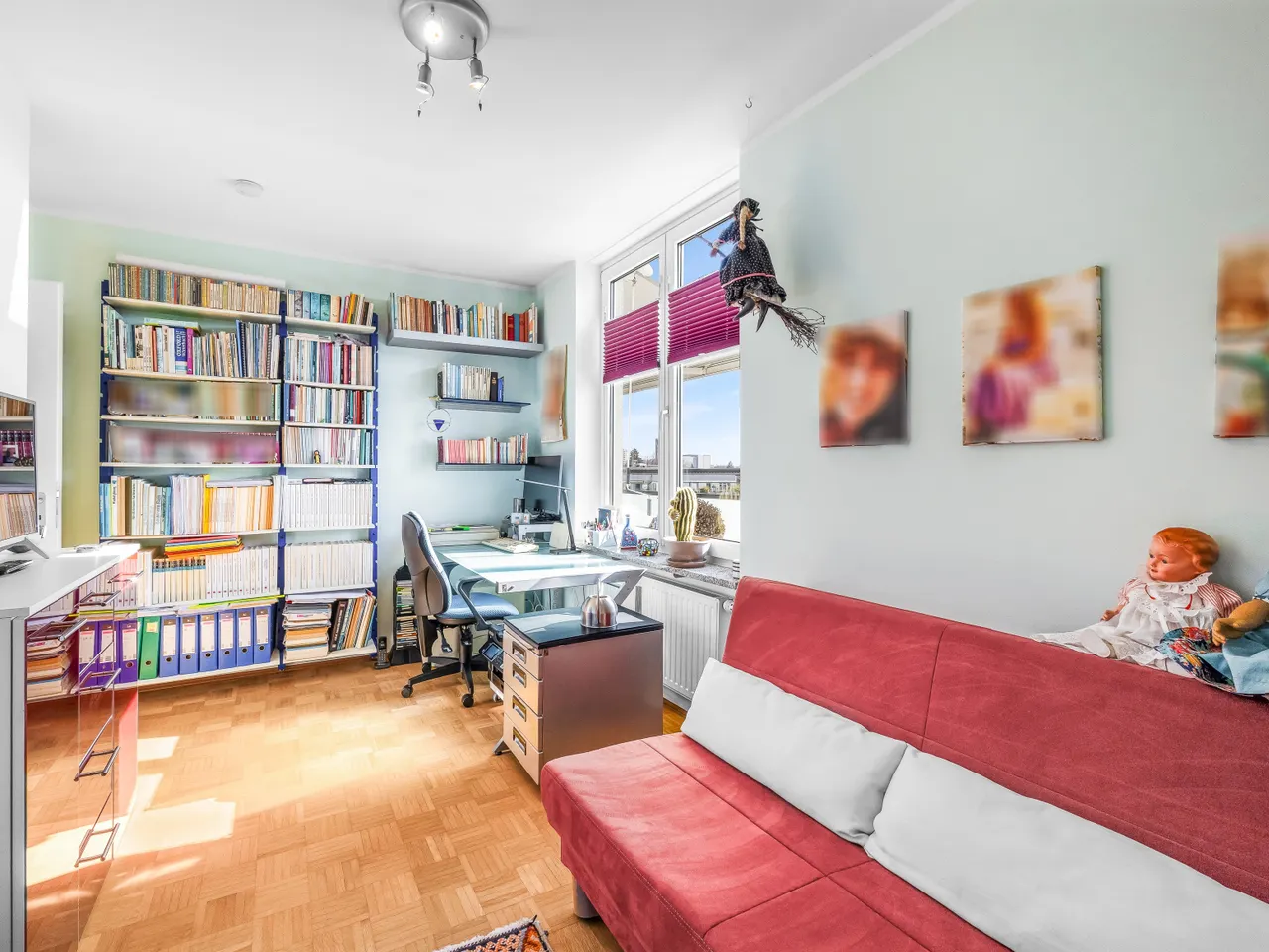 Arbeits- oder Schlafzimmer