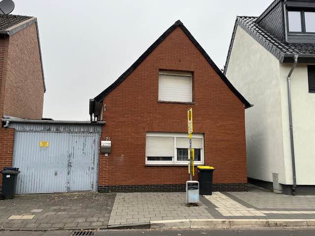 Zugang Toreinfahrt , Das Spitzgiebelhaus ist entke