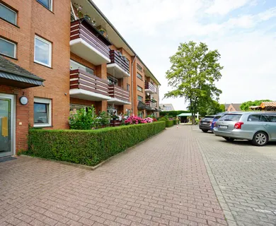 Rheinberg-Borth: Moderne Eigentumswohnung mit Balkon