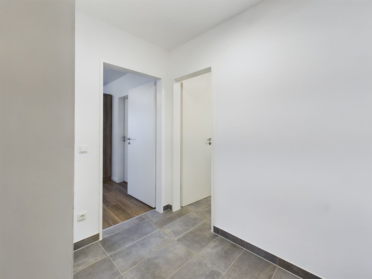 CAM04758G0-PR0016-STILL001