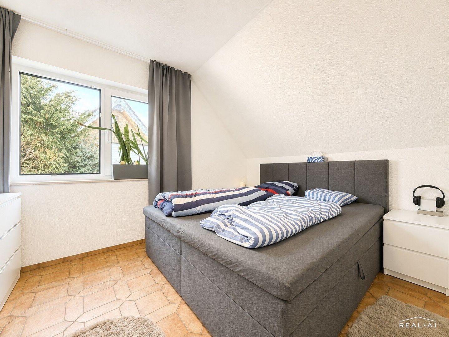 GROSSZÜGIG WOHNUNG IN KREFELDER DYK-LAGE ZU MIETEN! - Foto 4