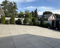 Terrasse mit "Mäuerchen"