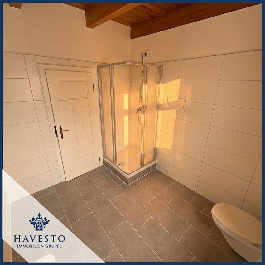 Hochwertig renovierte Dachgeschosswohnung – hell, modern und mit besonderem Wohncharakter! - Foto 3