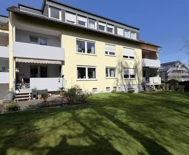 Tolle Erdgeschosswohnung mit Terrasse, Balkon & Garage