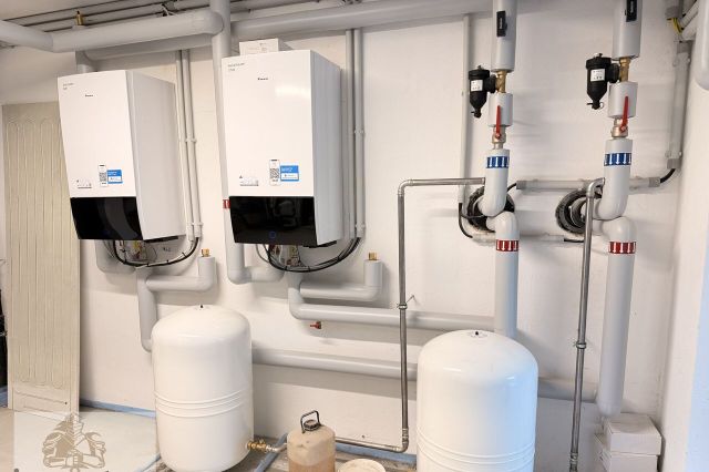 Moderne Haustechnik im Technikraum