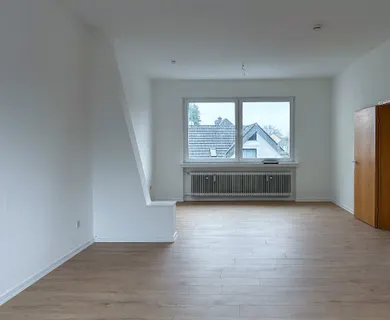 Sofort bezugsbereit: Wunderschöne, lichtduchflutete Wohnung im ruhigen Wohnhaus