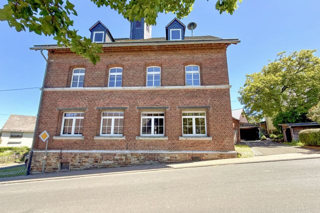 Straßenansicht