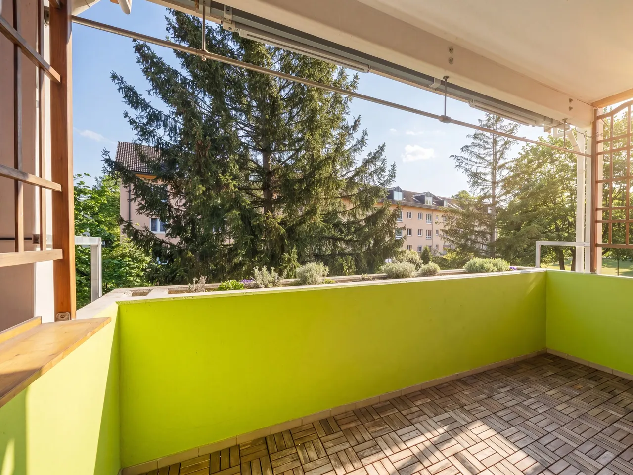 Freundlicher Süd-Balkon