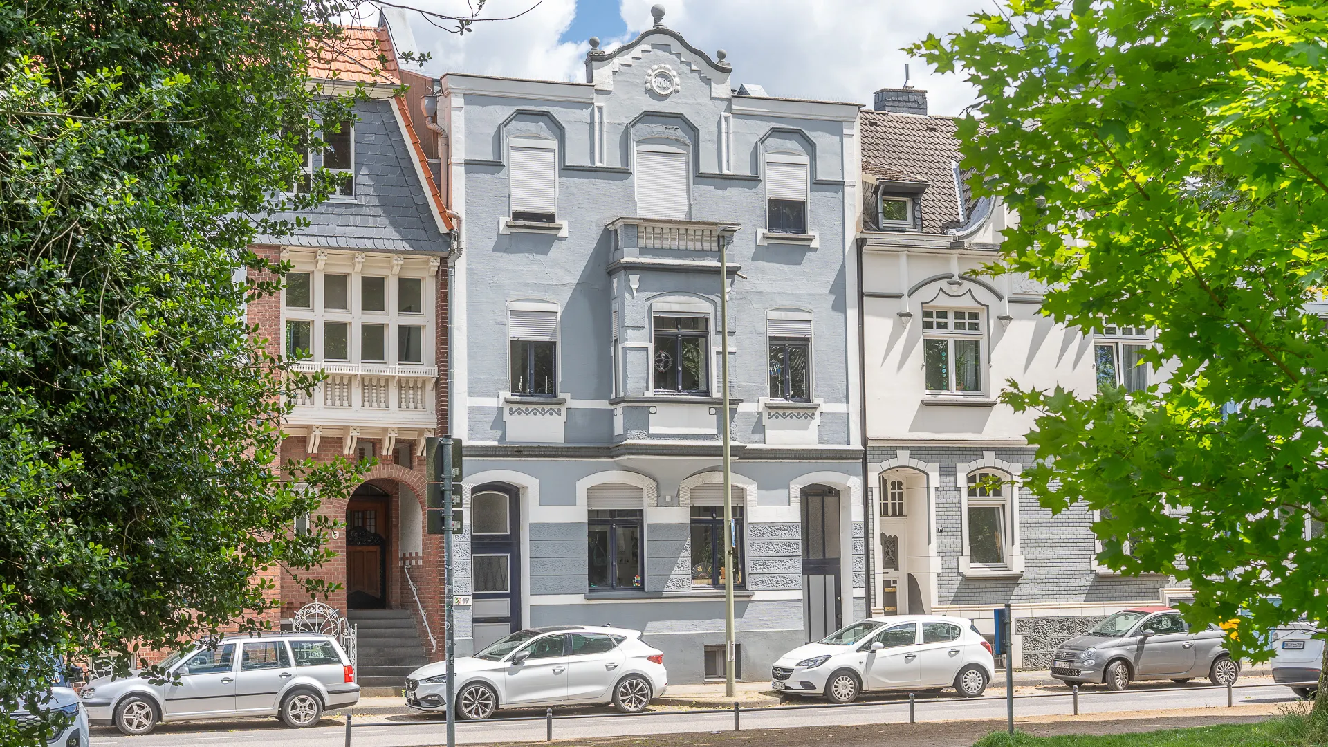 Charme trifft Flexibilität: Stadthaus mit idyllischem Garten und vielseitigen Nutzungskonzepten