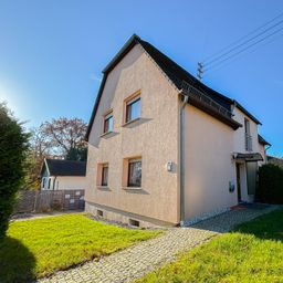 Charmantes Einfamilienhaus mit Garten und Stellplätzen nahe Wissen!