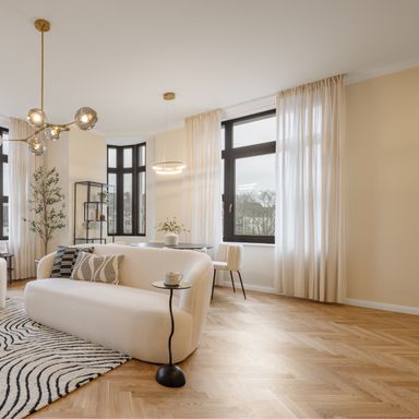 One Lindemann: Wohnung No. 5 im 1. OG mit Balkon und Blick auf die Möllerbrücke
