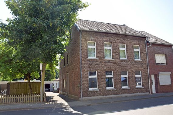 Zweigeschossiges Wohnhaus mit viel Potenzial in zentraler Lage von 41334 Nettetal-Breyell