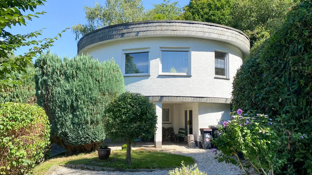 Rund oder Oval, Sie haben die Wahl: Außergewöhnliches kleines Einfamilienhaus