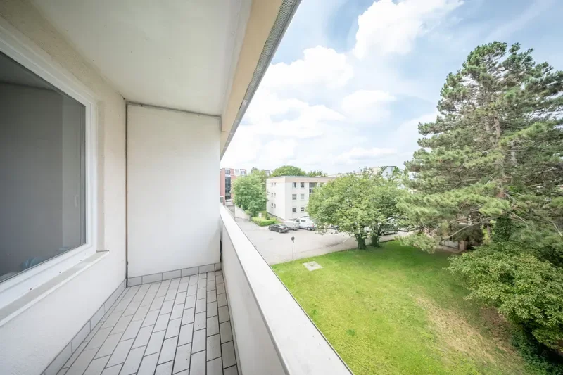 Balkon mit Blick ins Grüne