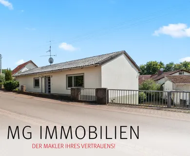 MG – Bungalow am Feldrand mit Doppelgarage, Garten und Waldgrundstück