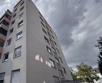 Sieglar: Gut geschnittene 3-Zimmer-Wohnung mit Balkon und Tiefgaragenstellplatz