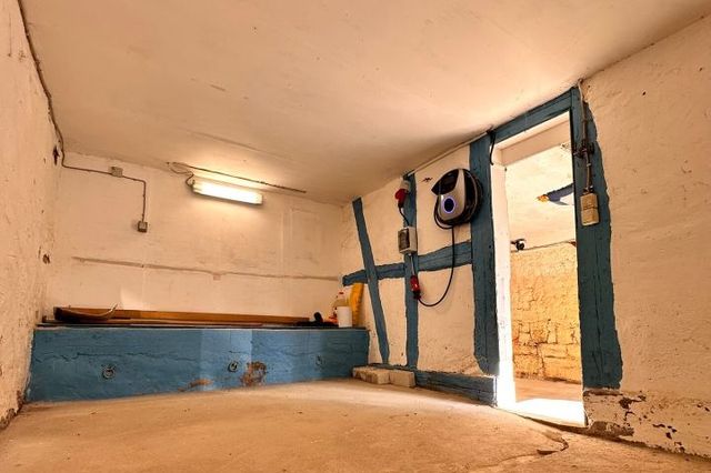 Raum 2 UG mit Wallbox