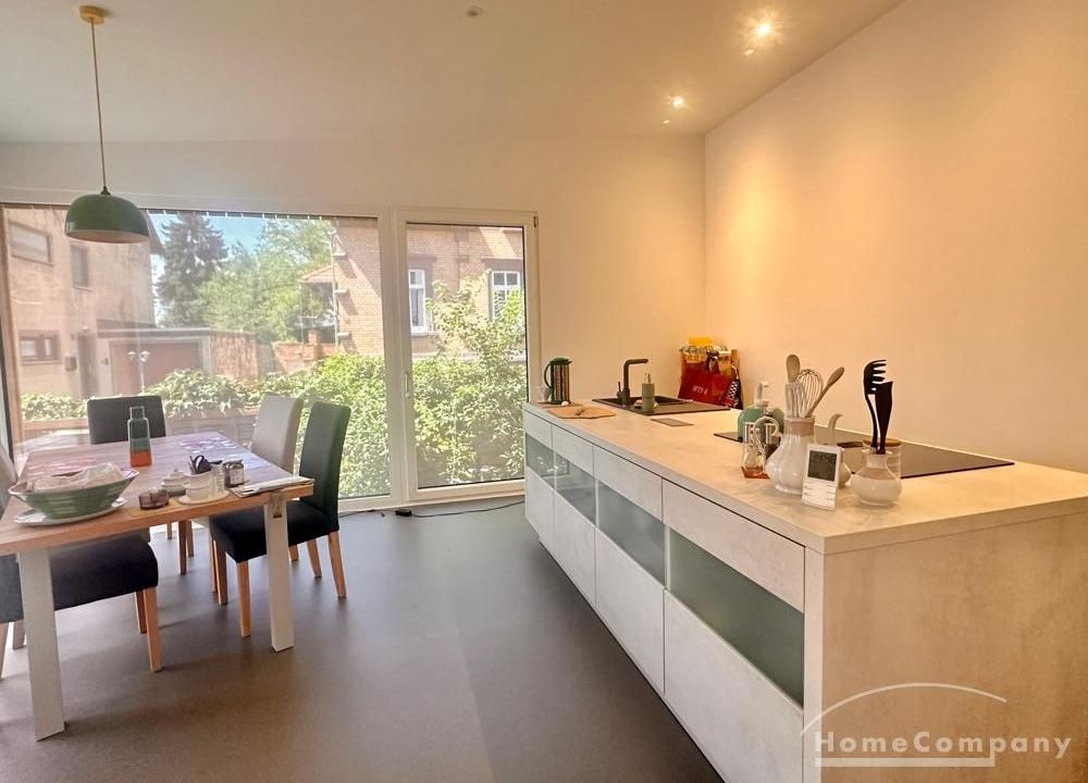 offene K&uuml;che mit Essbereich