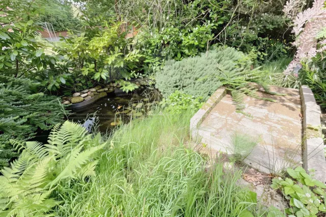 Garten mit Teichanlage