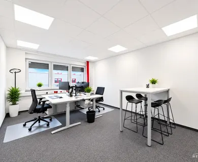 MODERNE BÜROFLÄCHE MIT MEHREN BÜRO-RÄUMEN IN KREFELD ZU MIETEN!